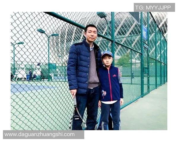 赛后复盘:广州网球队与武汉网球队的团队协作分析与经验总结 赛后复盘:广州网球队与武汉网球队的团队协作分析与经验总结